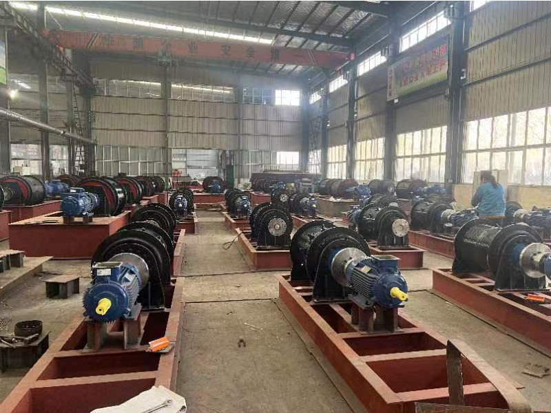 我公司為水利水電生產(chǎn)268臺(tái)套2x800kn新型啟閉機(jī)組裝調(diào)試中